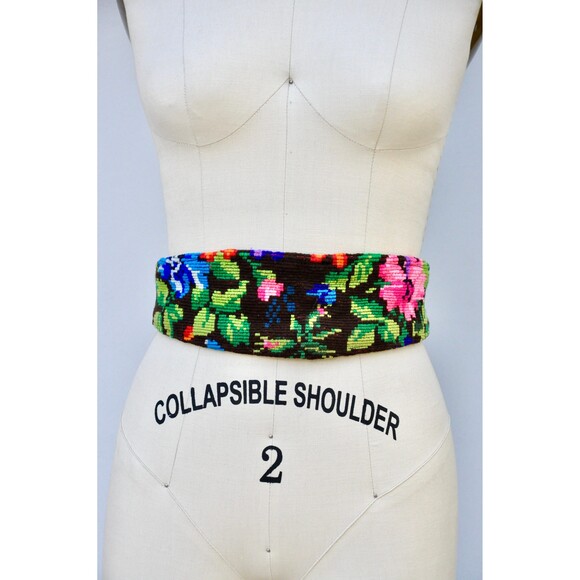 Colorful Kilim Floral Guatemalan Mexican Belt - Floral Wool/Cotton Belt S - M - Picture 8 of 9